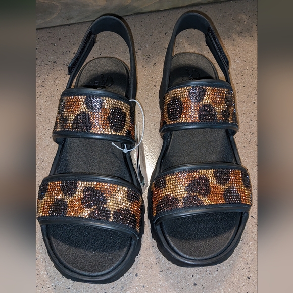 Skechers Shoes - NWT SKECHERS LUXE FOAM LEOPARD PRINT VELCRO SANDALS
